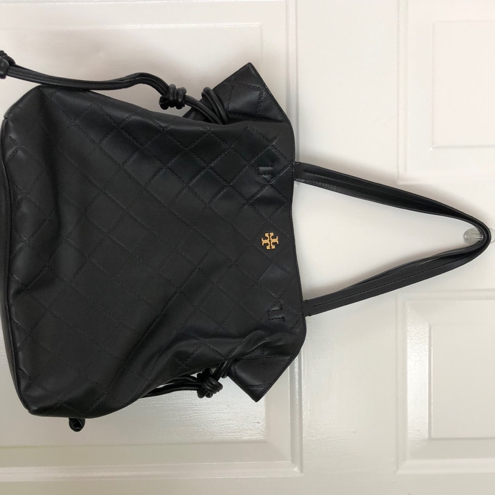 Tory Burch quilted hobo. Beautiful condition.